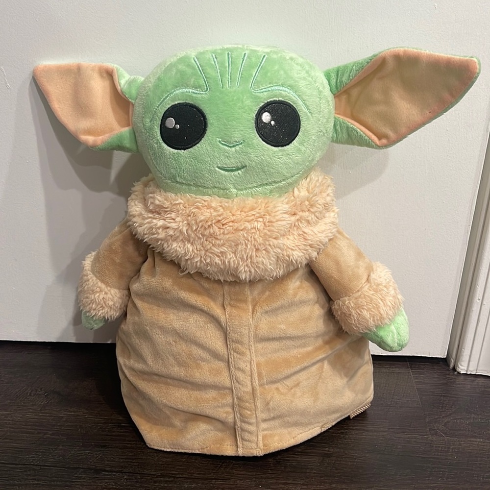 Yoda bag with straps